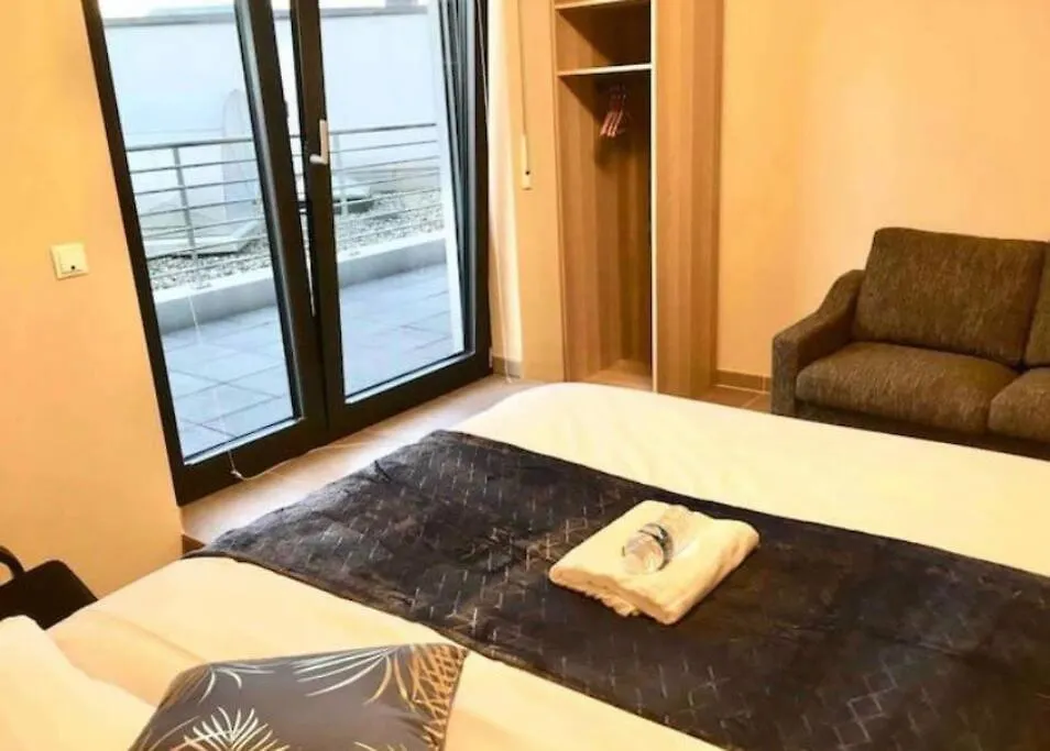 Large 2 Bedrooms In City Center With Terrace-9 Luxemburg